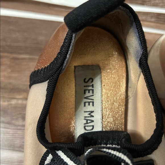 Steve Madden Black and Gold Mesh Sneakers #K1000BLK - Picture 2 of 6